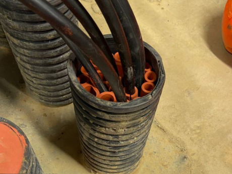 bund penetration sealing during mastic sealant